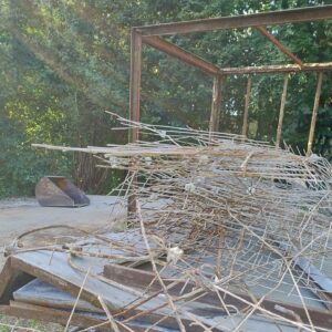 Sportplatz: Container und Bushaltestelle weichen