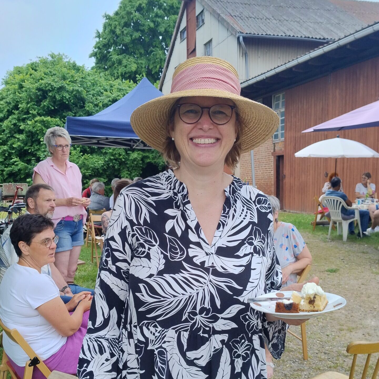 Mitorganisatorin Heike Brümmer freut sich über die vielen Besucher.